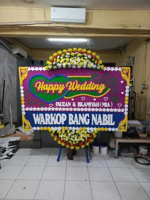 Papan Bunga di Tanah Tinggi