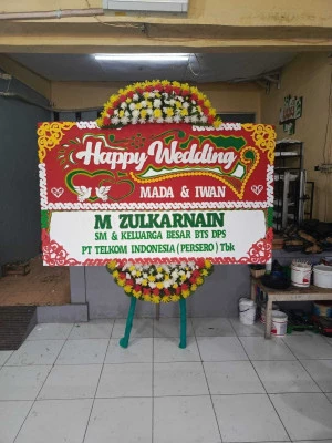 Papan Bunga di Tanah Tinggi